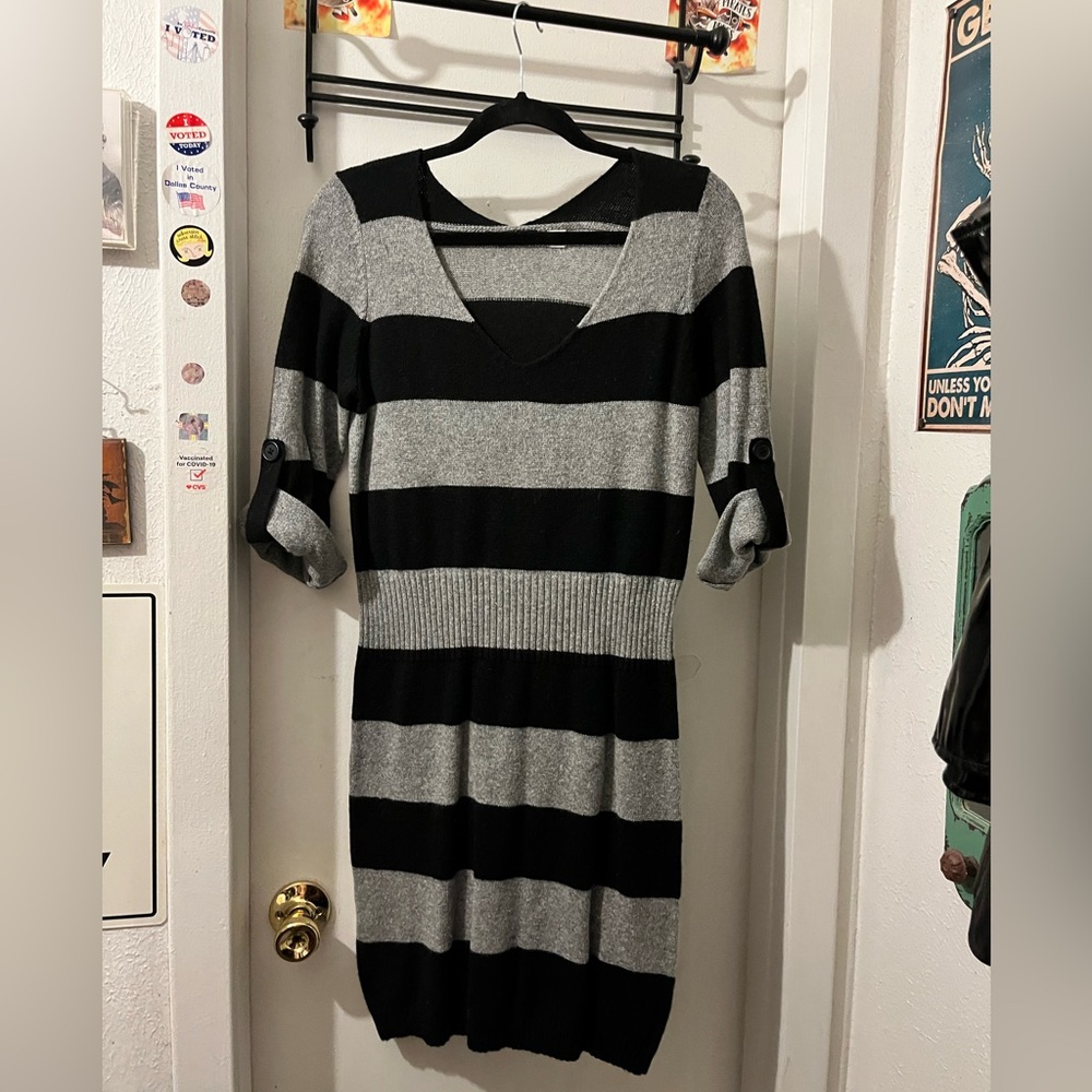 BDG- style ze L- bk/gra knit mini dress. Striped, adj sleeves. VGC.